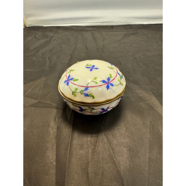 Traditional Herend Blue Garland PBG Ring Box Trinket Jewelry Case 6037 Hand Painted Hungary For Sale - Image 3 of 10