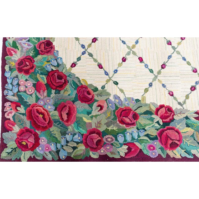 Doris Leslie Blau American Hooked Vintage Floral Cream Beige - Hand-Knotted Rug For Sale - Image 4 of 9