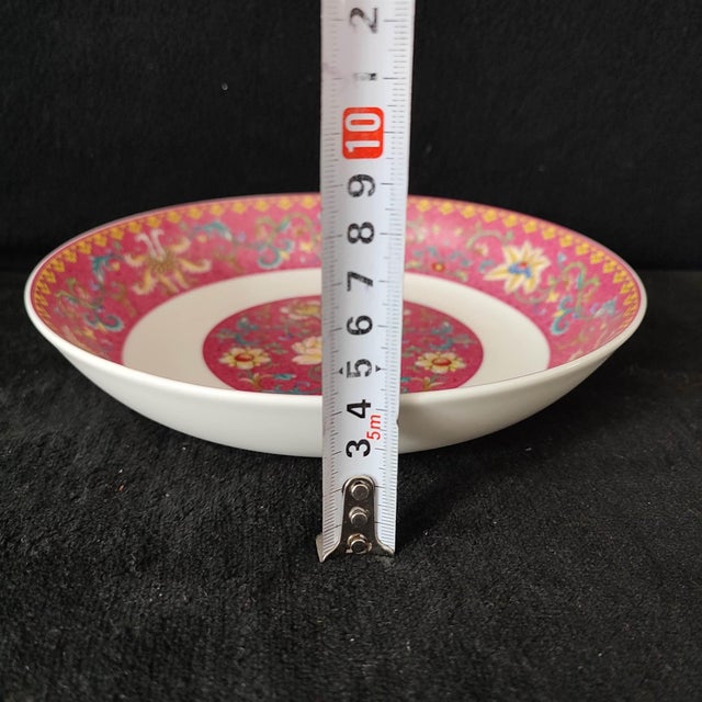 Chinese Ceramic Plate,Qianlong Marked Famille Rose Porcelain Plate Hand Painted Floral Patterns Pattern For Sale - Image 10 of 10