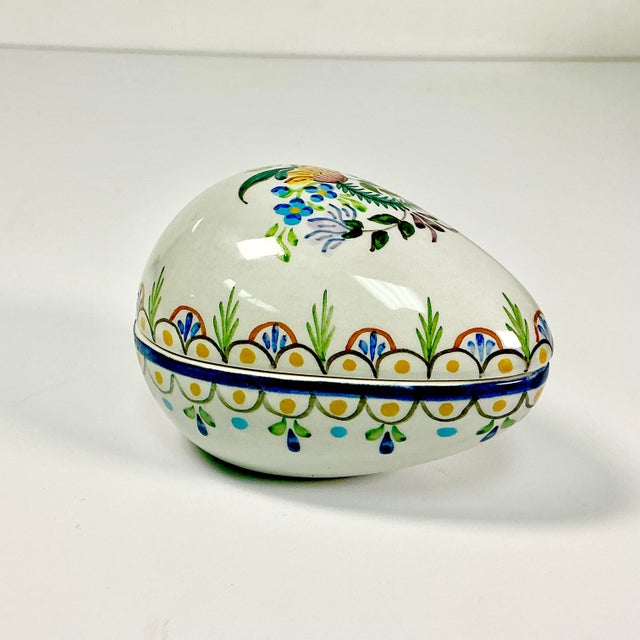 1950s Vintage Mediterranean Portuguese Art Nouveau Porcelain Egg Trinket Box - Easter For Sale - Image 13 of 16