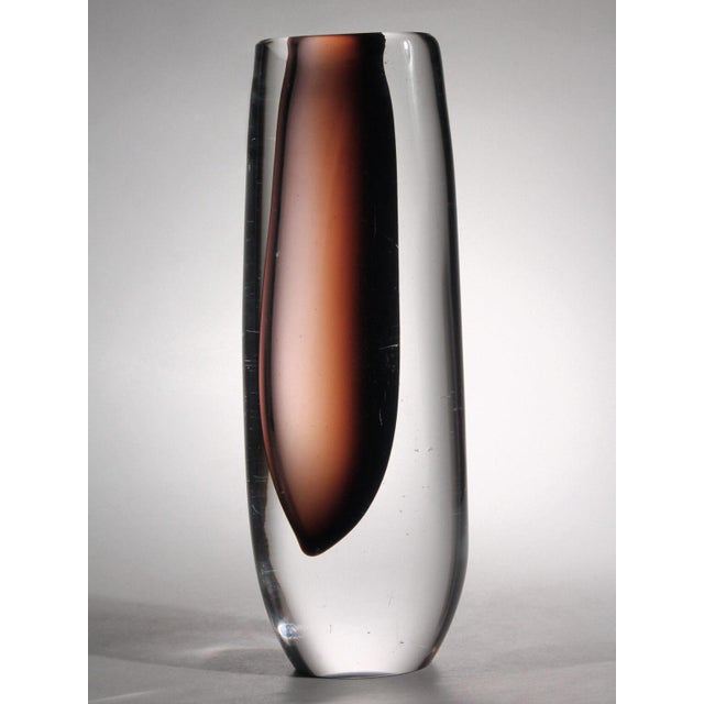 Vicke Lindstrand (1904–1983) was one of Sweden’s’s leading glass and ceramic artists in the 20th century. After his art...
