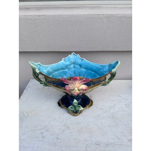 Austrian Majolica Lily Jardinière Julius Greiner & Sohn Bodenbach, circa 1900. Art Nouveau.