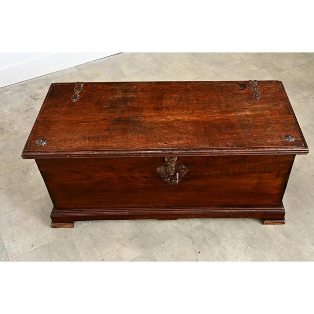 English 19th Century or Earlier Mahogany Blanket Chest For Sale - Image 4 of 11