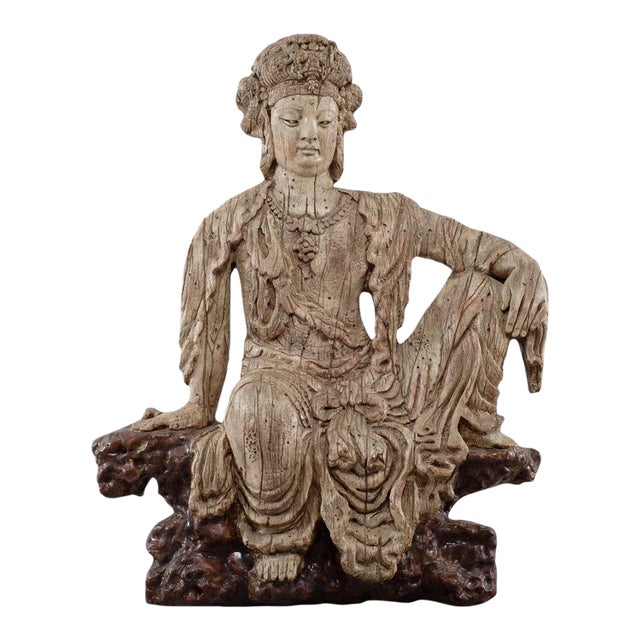 Chinese Qing Style Sculpture Figure of Bodhisattva Guanyin For Sale