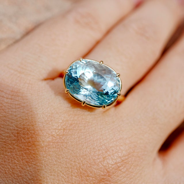 14K Solid Gold, Yellow Gold Natural Aquamarine｜Santa Maria Blue｜Oval｜AAAA Aquamarine CTW: 7.31 Ring Size: US 7 A one-of-a-...