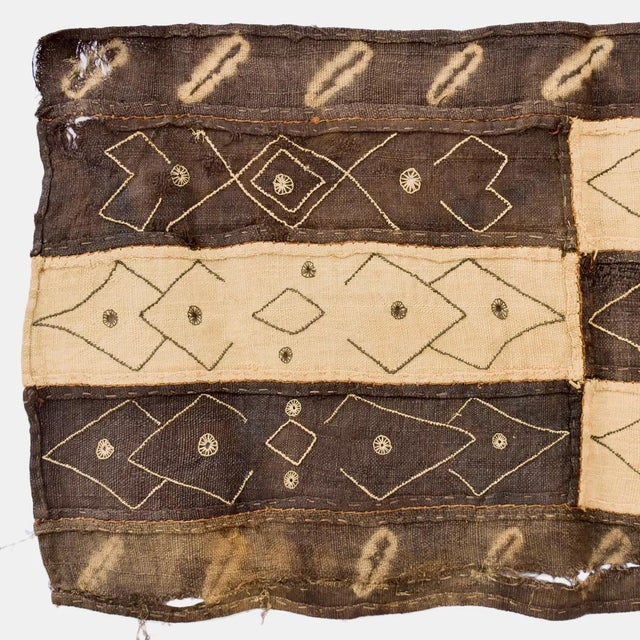 African Early 20th Century Kuba Handwoven Embroidered Raffia Textile 47 x 13 Inch For Sale - Image 3 of 8