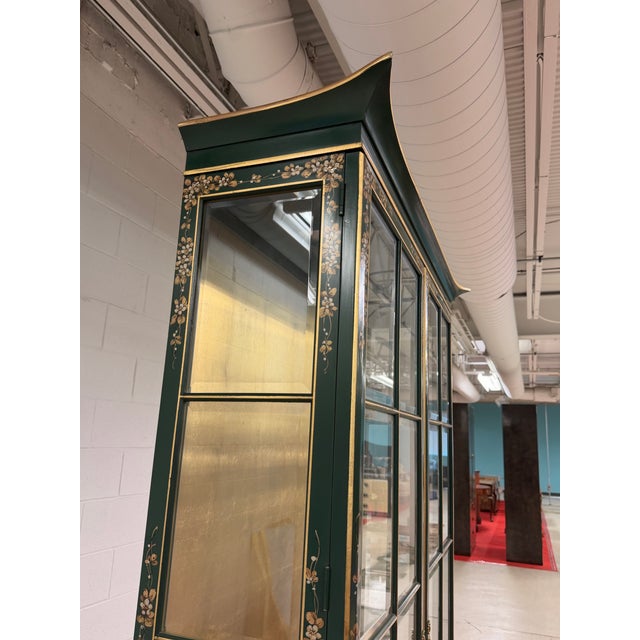Pagoda Top Chinoiserie Display Cabinet in Green Lacquer From Union National For Sale - Image 4 of 12