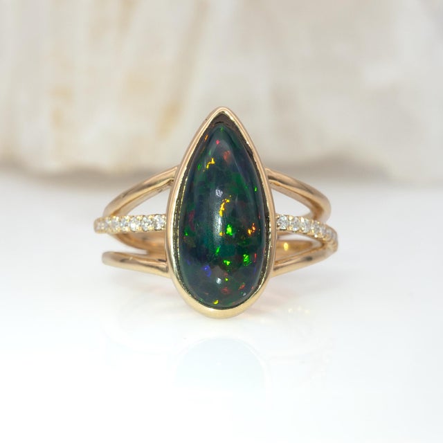 2020s 3.2cts Black Opal Ring With Natural Diamonds Accents: Solid 14k Gold, Size 6.75 For Sale - Image 5 of 9