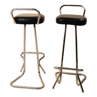 Mid-Century High Bar Stools in Chromed Tubular Steel and Black Faux Leather, 1970s, Set of 2 For Sale