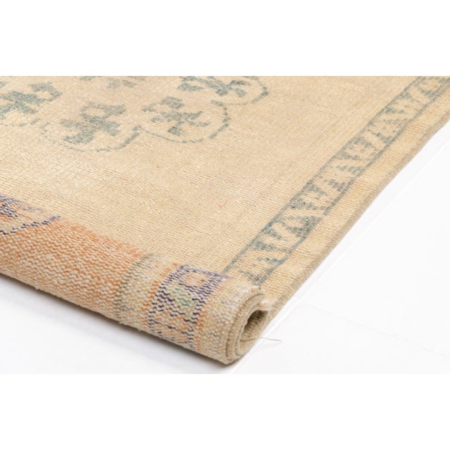 Turkish Mid 20th Century Neutral Medallion Turkish Rug For Sale - Image 3 of 10