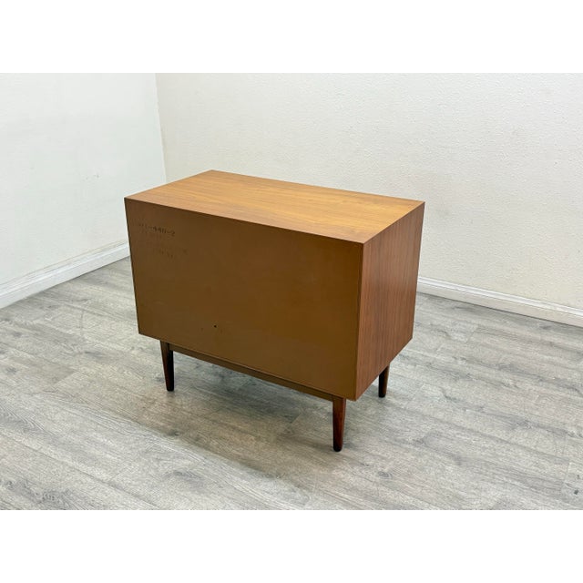 Mid Century Modern Chest of Drawers For Sale - Image 11 of 11