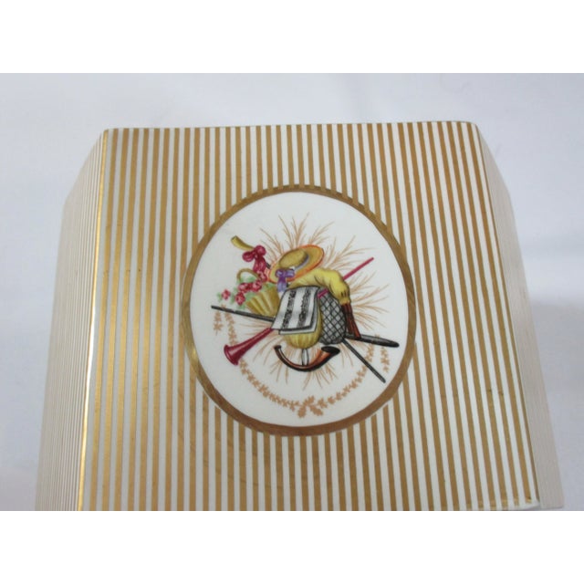 1970s 1970s Mottahedeh Designs Triangular Shaped Bowl, Made in Italy For Sale - Image 5 of 9