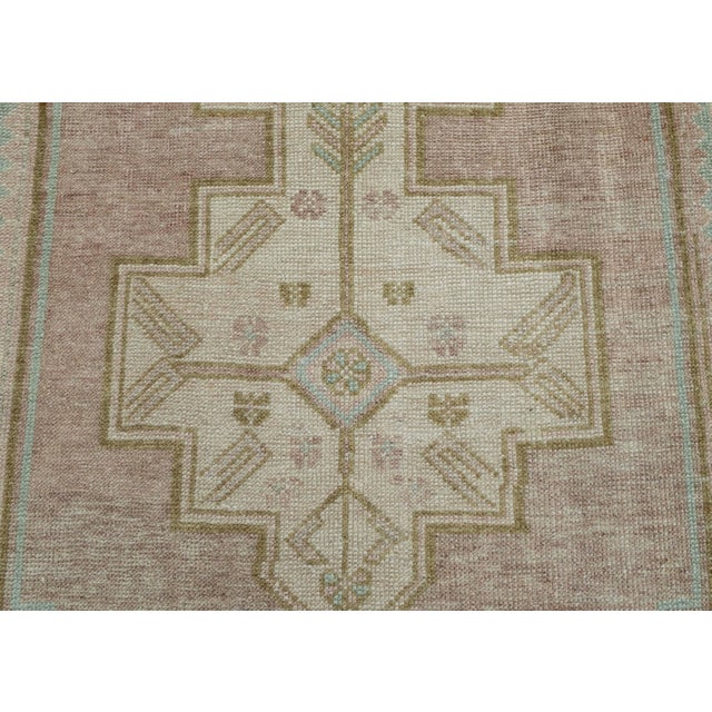 Turkish Vintage Anatolian Rug 4' x 6'5" #17115 For Sale In Houston - Image 6 of 8