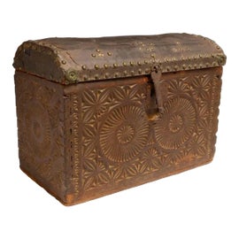Example of Hide Trunks and Chests