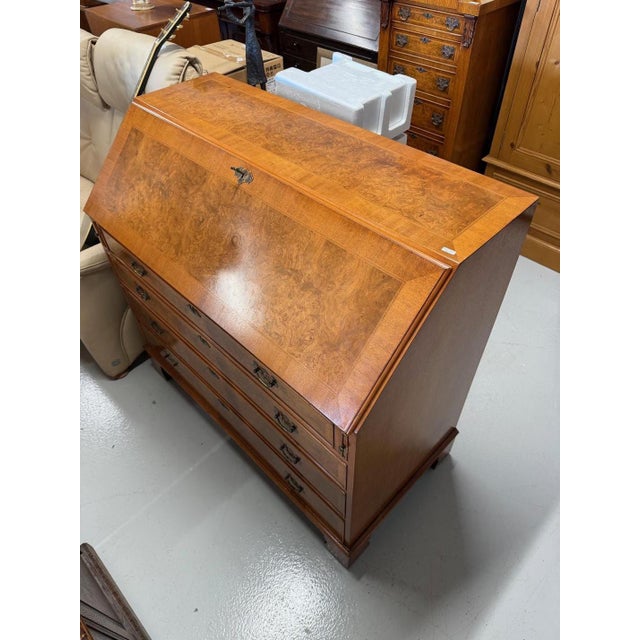 Vintage Walnut Secretaire, 2000s, in Very Good conditions. Designed from 2000