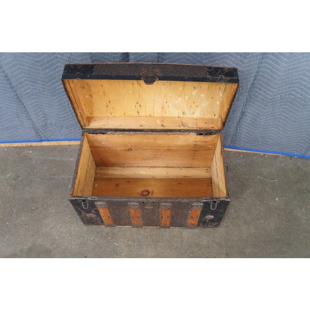 Antique American Victorian Floral Embossed Oak & Metal Dome Top Steamer Trunk For Sale - Image 13 of 14