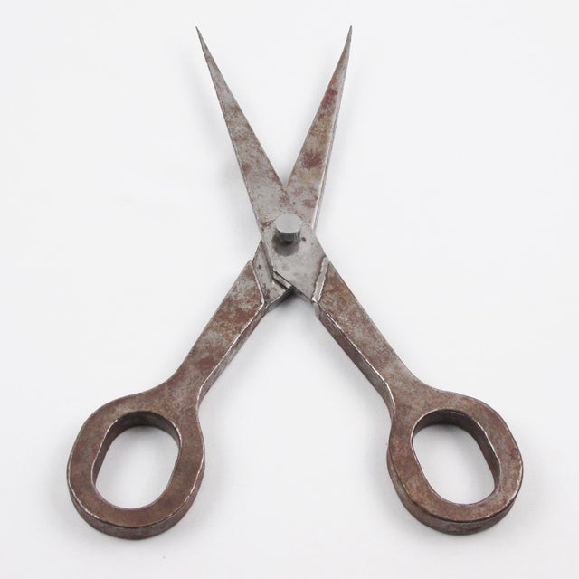 Folk Art Giant Metal Scissors Industrial Store Display Sign, circa 1950 For Sale In Atlanta - Image 6 of 9