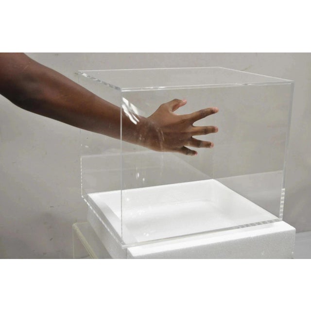 Late 20th Century Late 20th Century 5 Sided 14.5" Clear Acrylic Lucite Vitrine Display Case Christine Taylor Coll. For Sale - Image 5 of 10