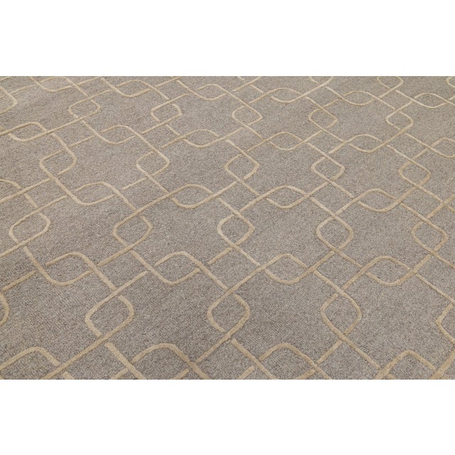 Textile Geometric Interlocking Links Modern Hand-Tufted Wool Rug – Earthy Taupe & Cream For Sale - Image 7 of 10