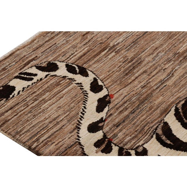 Rug & Kilim’s Contemporary Tiger Pictorial Rug in White and Black Tones For Sale In New York - Image 6 of 7