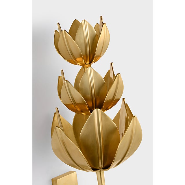Visual Comfort Julie Neill for Visual Comfort Signature Alberto Extra Large Three Tier Sconce in Antique-Burnished Brass For Sale - Image 4 of 9