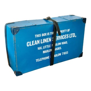 Early 20th Century Vintage English Laundry Mailing Box For Sale