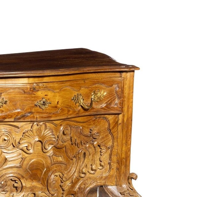 18th Century King John V Chest of Drawers For Sale - Image 4 of 6