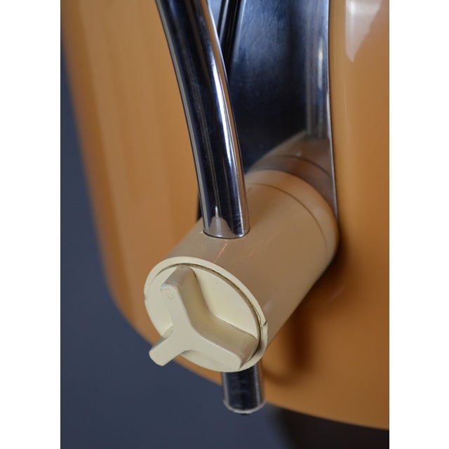 Italian Forma Wall Lamp by Luigi Massoni for Harvey Guzzini, 1970s For Sale - Image 10 of 18