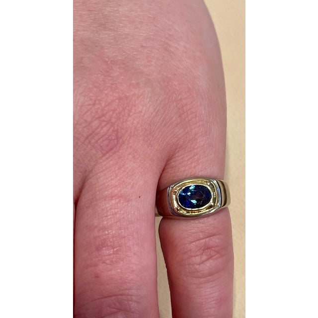 Gemstone 1 1/2 Ct Oval Natural Blue Sapphire Engagement Ring in 18 Karat Two-Tone Gold For Sale - Image 7 of 18
