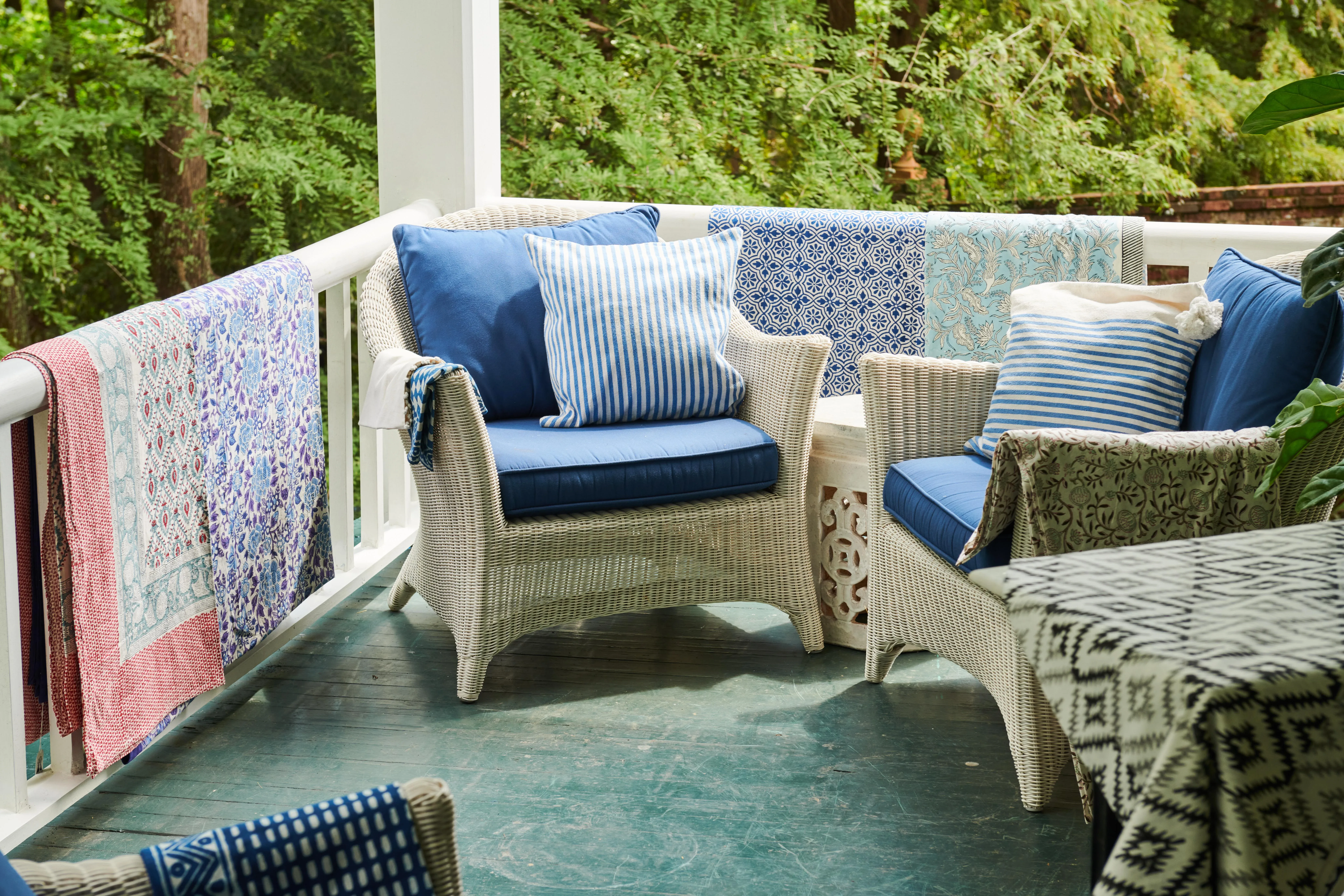 Abigails Cabana Tablecloth - Thumbnail 3