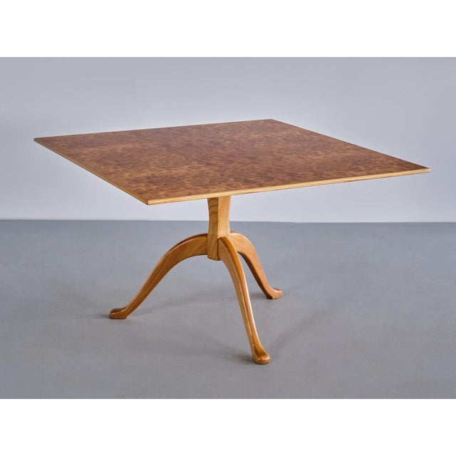 1960s Three Legged Coffee Table in Burl Elmwood by Carl Malmsten for Carl Malmsten, Sweden, 1960s For Sale - Image 5 of 15