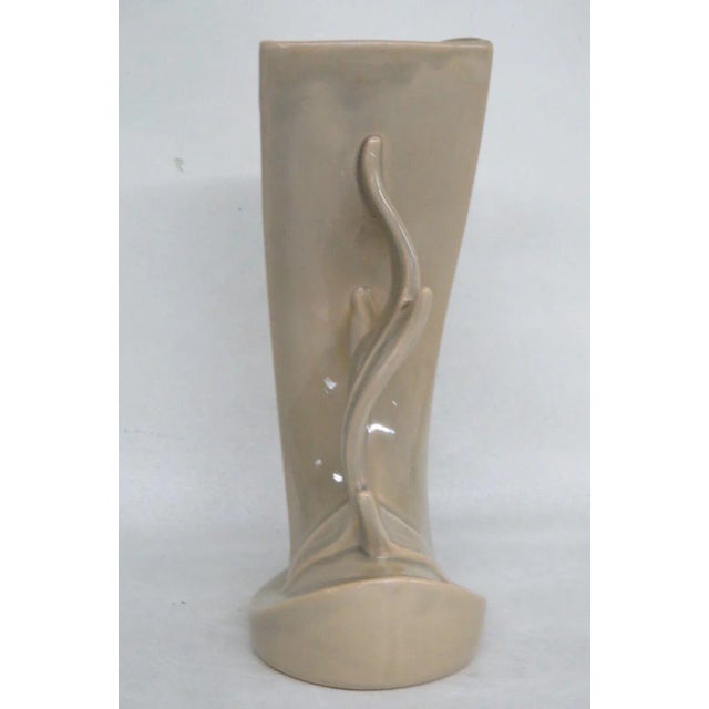 Mid-Century Modern Roseville 1004-9 Mayfair Mid Century Art Deco Tan Pottery Ceramic Vase For Sale - Image 3 of 13