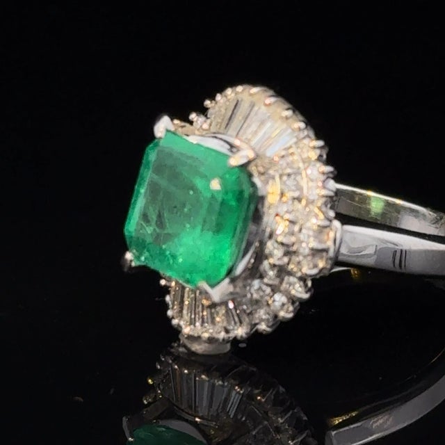 Sgl Certified 3.32 Carat Emerald Diamond Platinum Ring, Size 6 For Sale - Image 9 of 9