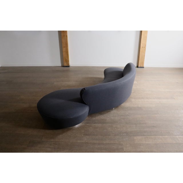 Gray Vintage Serpentine Sofa in Velvet by Vladimir Kagan, 1999 For Sale - Image 8 of 17