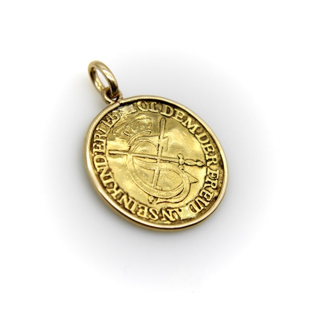 23.6k Gold 1616 German Sophia Ducat Coin Pendant For Sale - Image 4 of 10