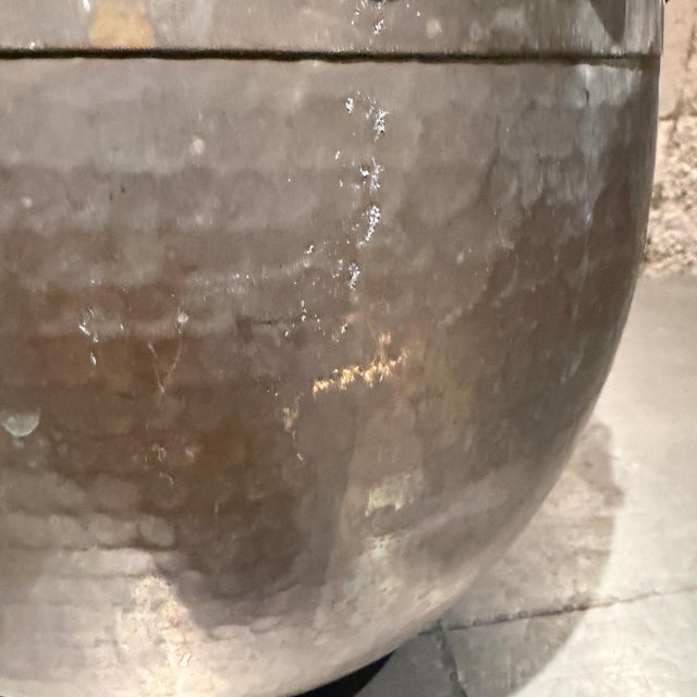 Vintage Hammered Brass or Copper Planter/Jardiniere Hong Kong For Sale - Image 4 of 11