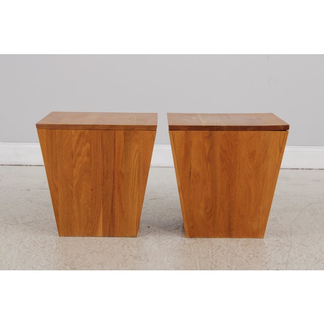 1970s Pair Modern Arts & Crafts Design Oak Box Tables For Sale - Image 5 of 13