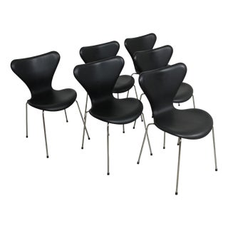 Seven Chairs in Black Essential Leather by Arne Jacobsen, Set of 6 For Sale