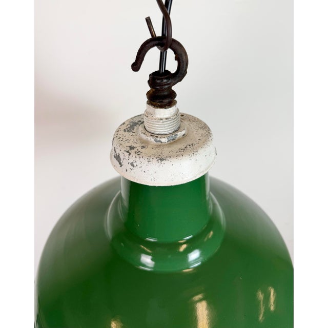 Metal British Industrial Green Enamel Factory Pendant Lamp, 1960s For Sale - Image 7 of 16