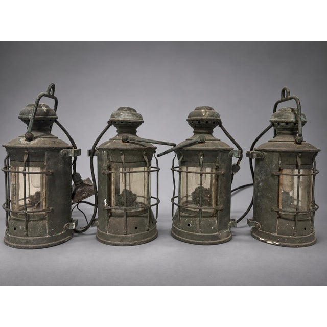 Early 20th Century Set of 4 Antique Industrial Style Maritime Ship Masthead Lanterns C. 1930 For Sale - Image 5 of 8