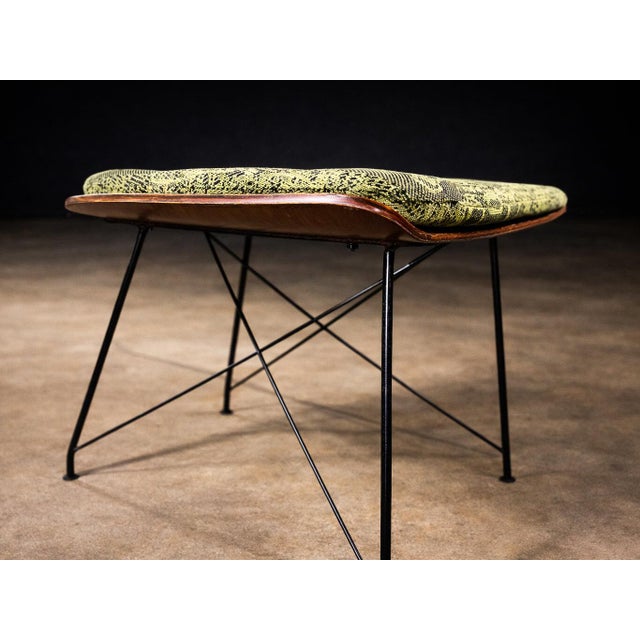 Wood Pair of Brazilian Modern Stools Attributed to Carlo Hauner For Sale - Image 7 of 12