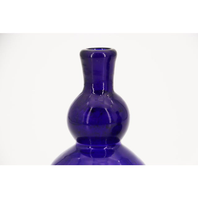 Rustic European Pair of 19th Century Portuguese Blue Hand-Blown Glass Perfume Bottles For Sale - Image 3 of 16