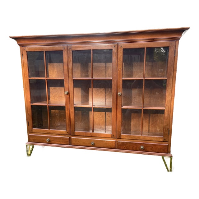Ethan Allen Mount Vernon Hutch Top Curio Display Wood and Glass Display Cabinet For Sale