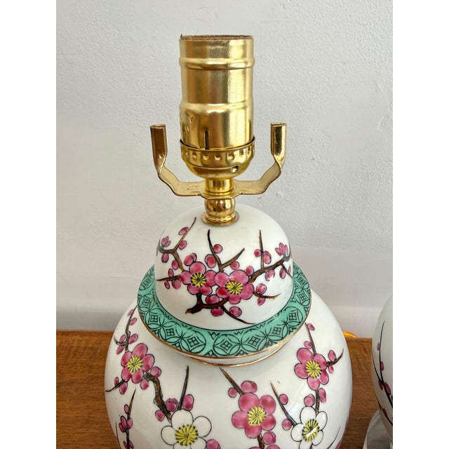 Contemporary Mid 20th Century Chinese Plum Blossom Temple Jar Table Lamp on Lucite Bases - a Pair For Sale - Image 3 of 10
