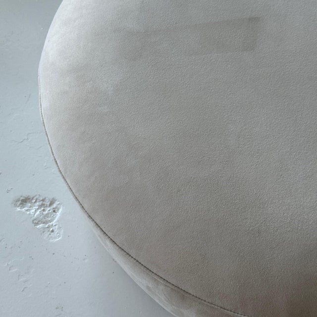 Zoe Sofa attributed to Vladimir Kagan for American Leather For Sale In Chicago - Image 6 of 7