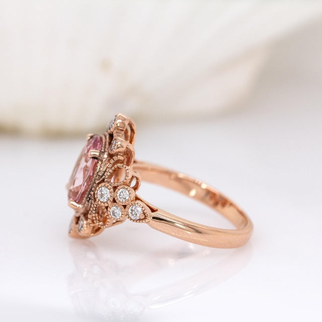 2020s 2.87cts Cor De Rosa Morganite W Earth Mined Diamonds Ring in Solid 14k Gold For Sale - Image 5 of 7