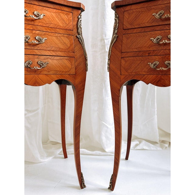 Louis XV French Bedside Tables with Floral Marquetry, 1940s, Set of 2 For Sale - Image 16 of 17