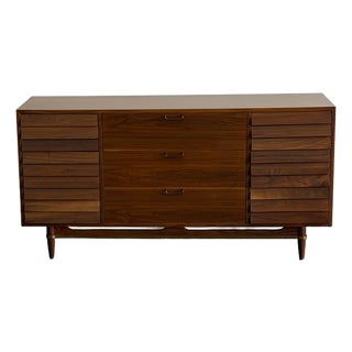 1960s Walnut Dresser With Brass Accents by American of Martinsville For Sale