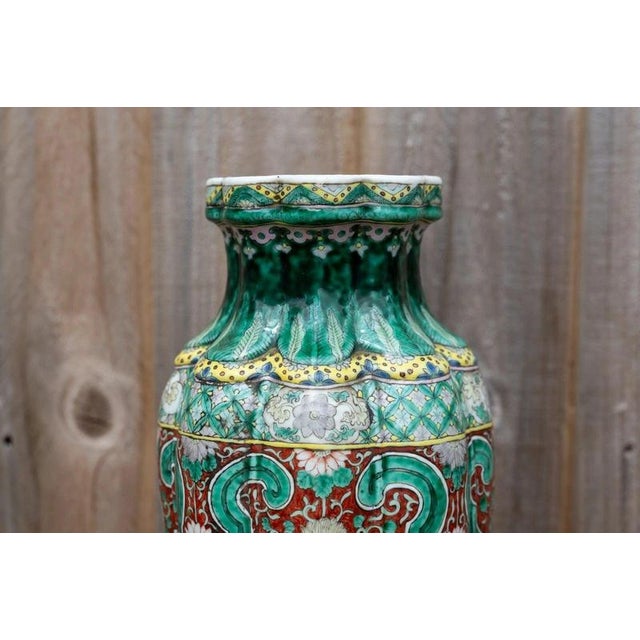 19th Century Chinese Qing Dynasty Famille Verte Wucai Porcelain Vase For Sale - Image 6 of 18