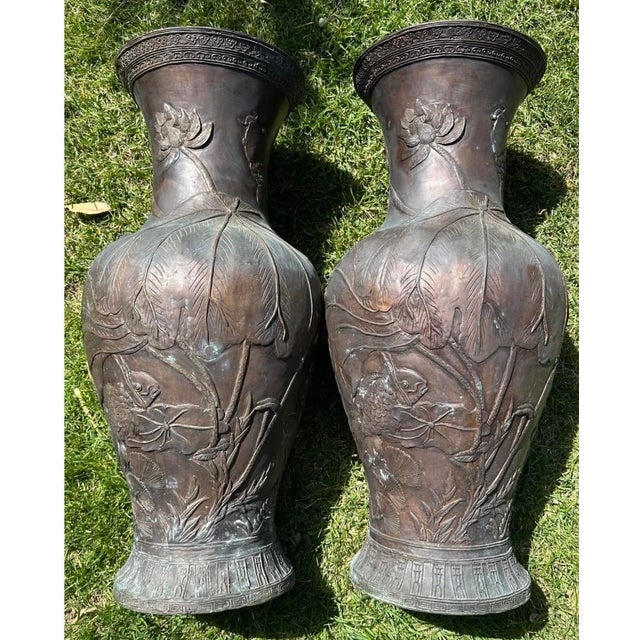 Monumental Pair Japanese Meiji Bronze Floor Vases Koi Fish, Lotus Flowers & Lily Pads... For Sale - Image 13 of 18
